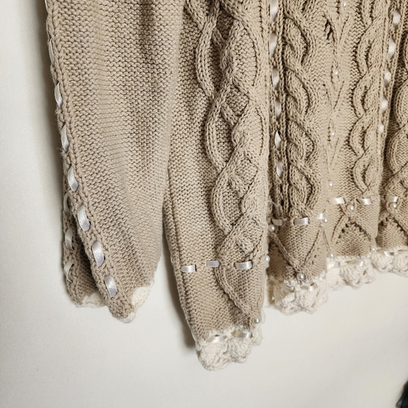 Vintage cottagecore knit ribbon and pearl beaded sweater - Picture 9 of 11
